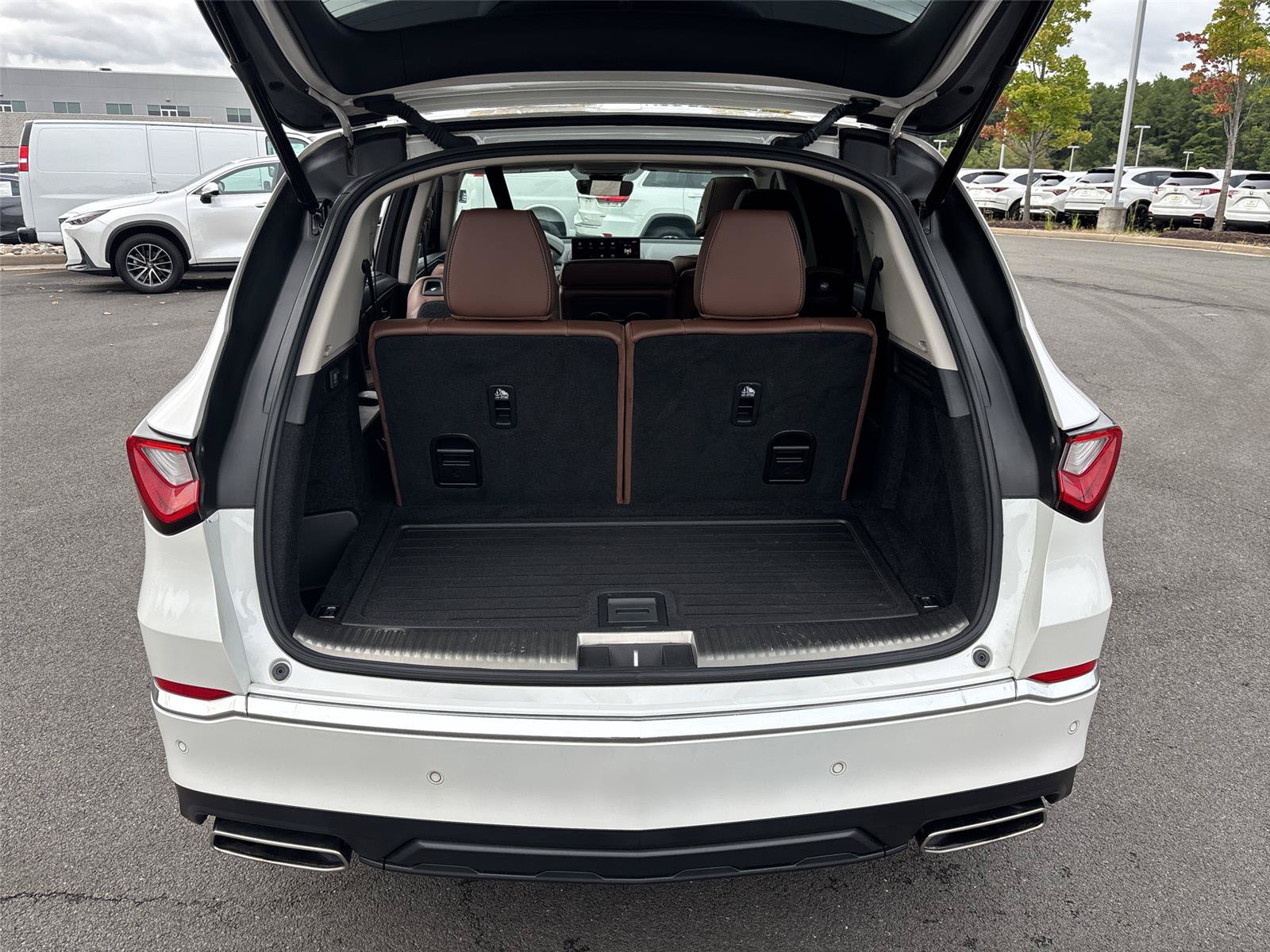 Used 2023 Acura MDX w/ Advance Package AWD/4WD image 28