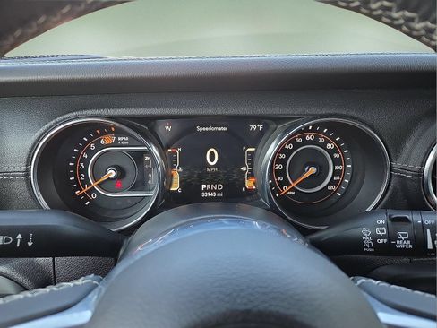 Used 2019 Jeep Wrangler Unlimited Sahara AWD/4WD image 24