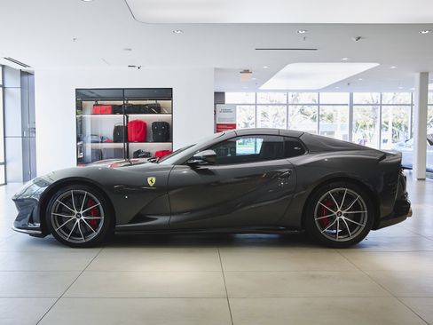 Used 2021 Ferrari 812 GTS image 56