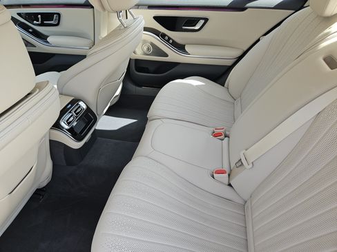Used 2023 Mercedes-Benz S 500 4MATIC image 29
