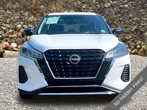 Used 2022 Nissan Kicks S w/ Interior Electronics Package FWD image 3