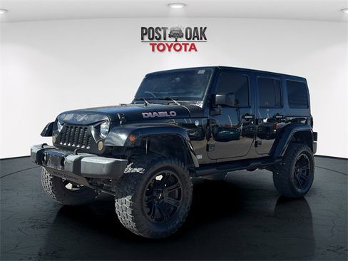 Used 2016 Jeep Wrangler Unlimited Sahara w/ Connectivity Group image 3