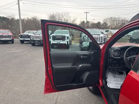 Used 2021 Toyota Tacoma TRD Sport image 16