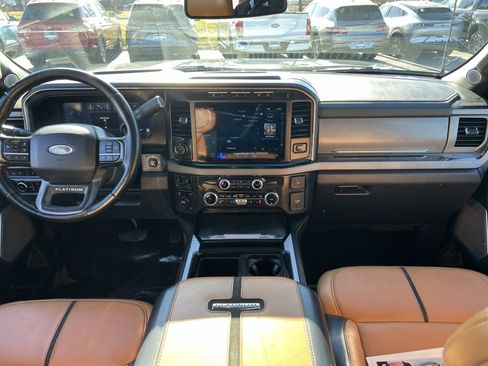 Used 2024 Ford F450 Platinum w/ FX4 Off-Road Package image 23
