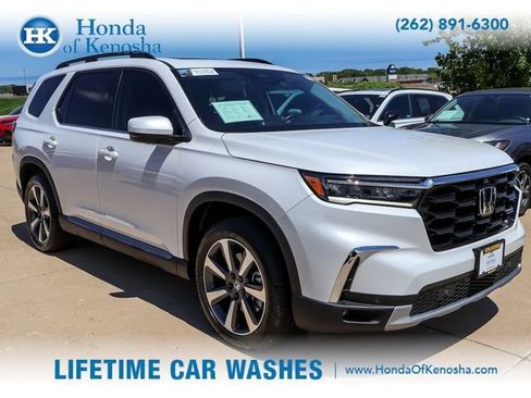 Certified 2025 Honda Pilot Elite image 7