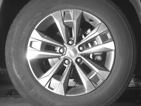 Used 2025 Chevrolet Equinox LT FWD image 13