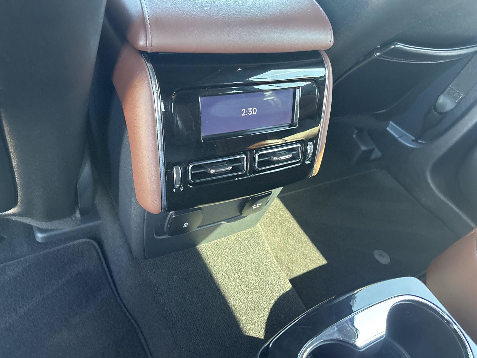 Used 2025 Lincoln Aviator Reserve w/ Luxury Package RWD image 31