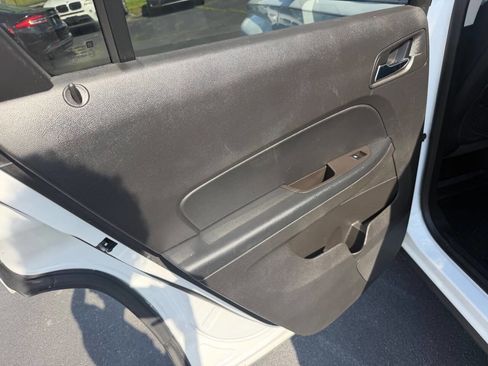 Used 2015 GMC Terrain SLE FWD image 15