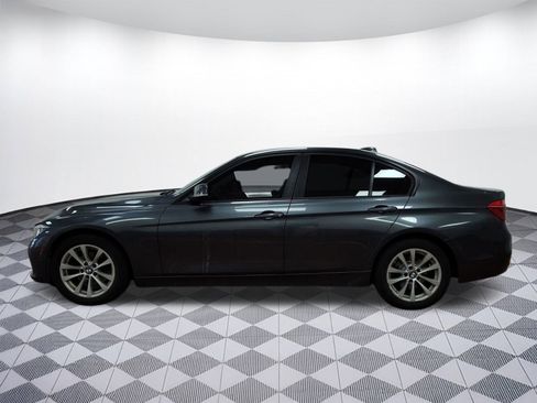 Used 2017 BMW 320i xDrive Sedan image 2