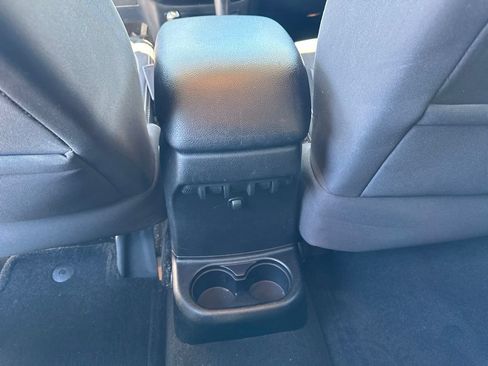 Used 2016 Jeep Wrangler Unlimited Rubicon w/ Connectivity Group AWD/4WD image 31