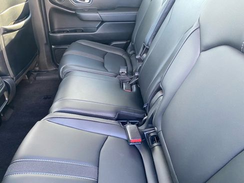 Certified 2025 Honda Pilot Touring image 16