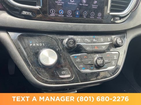 Used 2019 Chrysler Pacifica Touring-L FWD image 24