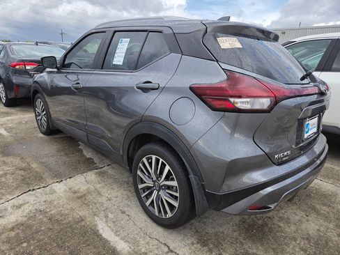 Used 2024 Nissan Kicks SV FWD image 3