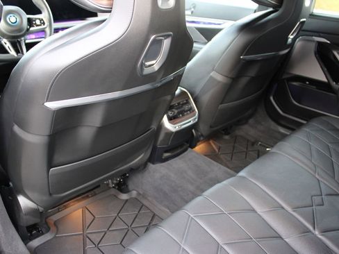 Used 2024 BMW i7 xDrive60 AWD/4WD image 47