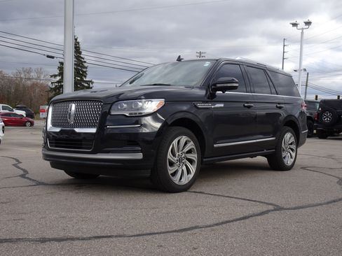 Used 2024 Lincoln Navigator Reserve image 14