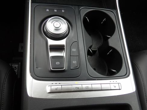 Used 2026 Kia Carnival LXS FWD image 19