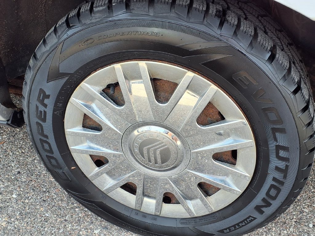 Used 2008 Mercury Grand Marquis GS RWD image 7