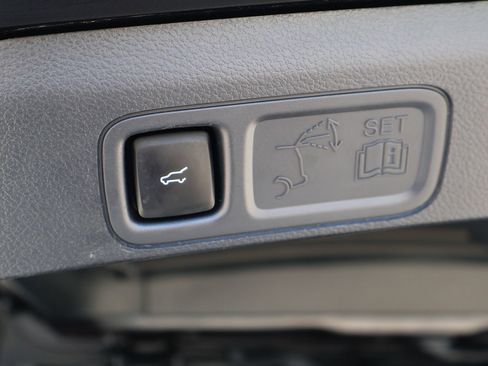 Used 2024 Ford Expedition XLT RWD image 12
