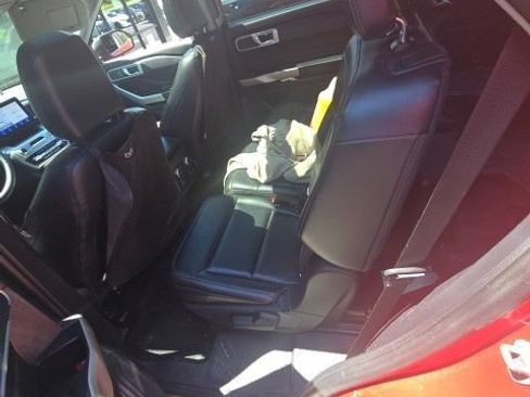 Used 2021 Ford Explorer XLT w/ Equipment Group 202A AWD/4WD image 5