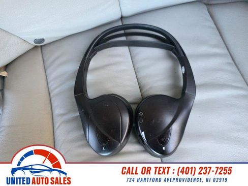 Used 2013 Toyota Sienna XLE image 18