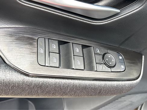 New 2026 Nissan Kicks SV w/ Cold Weather Package FWD image 31