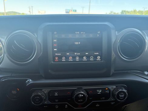 Used 2022 Jeep Wrangler Unlimited Sport AWD/4WD image 25
