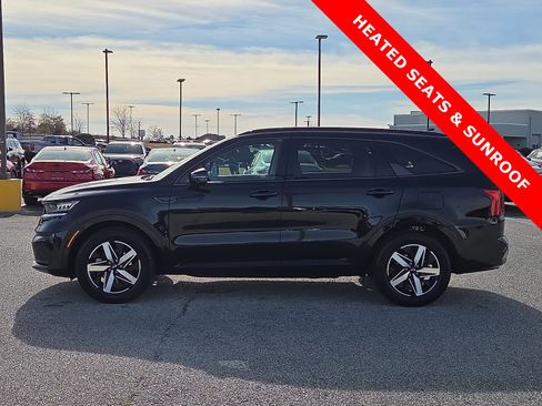 Used 2021 Kia Sorento S w/ Panoramic Sunroof Package image 3