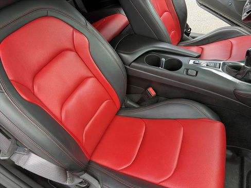 Used 2017 Chevrolet Camaro LT RWD image 31