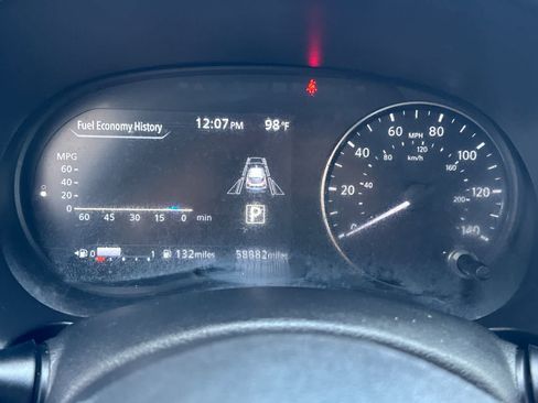 Used 2021 Nissan Kicks SR w/ Interior Electronics Package FWD image 26