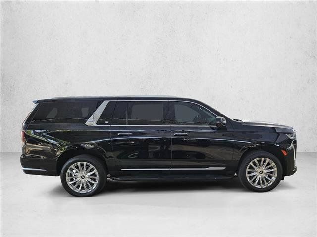Used 2023 Cadillac Escalade ESV Premium Luxury AWD/4WD image 4