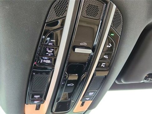 Used 2022 Porsche Cayenne image 53