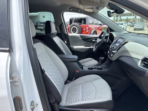 Used 2020 Chevrolet Equinox LS w/ LPO, Floor Liner Package FWD image 27