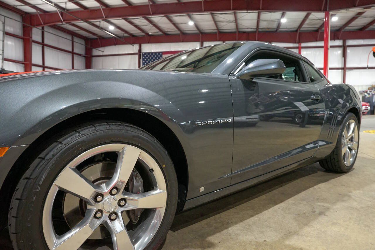 Used 2010 Chevrolet Camaro SS RWD image 29