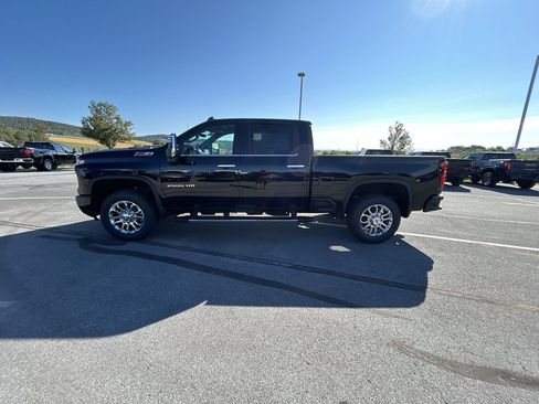 New 2025 Chevrolet Silverado 2500 LTZ w/ Z71 Chrome Sport Edition image 4