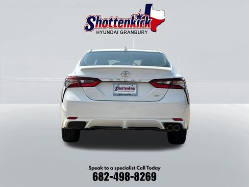 Used 2023 Toyota Camry SE FWD image 7