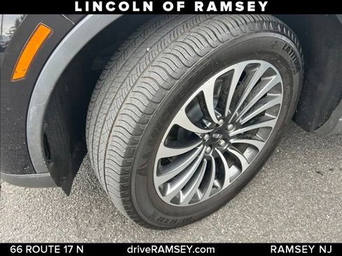 Used 2023 Lincoln Aviator AWD w/ Premium Package image 23