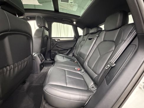 Certified 2026 Porsche Macan AWD/4WD image 20