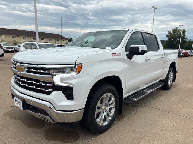 Used 2025 Chevrolet Silverado 1500 LTZ w/ Technology Package AWD/4WD image 8