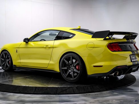 Used 2021 Ford Mustang Shelby GT500 w/ Carbon Fiber Track Pack image 9