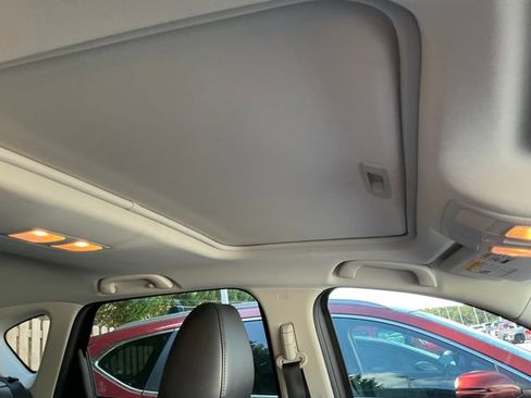Used 2019 MAZDA CX-5 Touring FWD image 11
