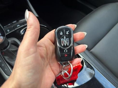 Used 2025 Buick Envista Sport Touring w/ Convenience I Package FWD image 27