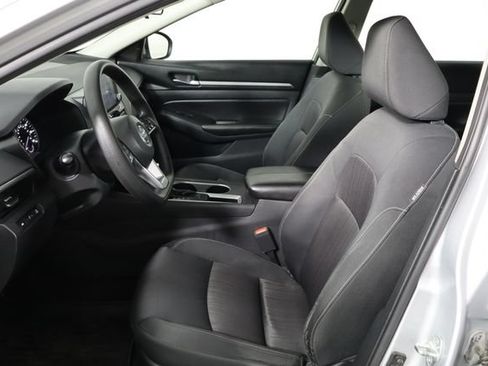 Used 2022 Nissan Altima 2.5 SV FWD image 14