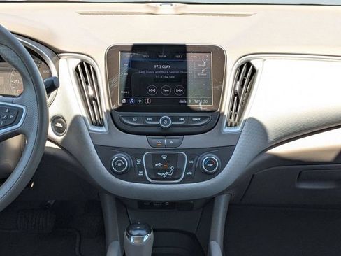 Used 2020 Chevrolet Malibu LS FWD image 16