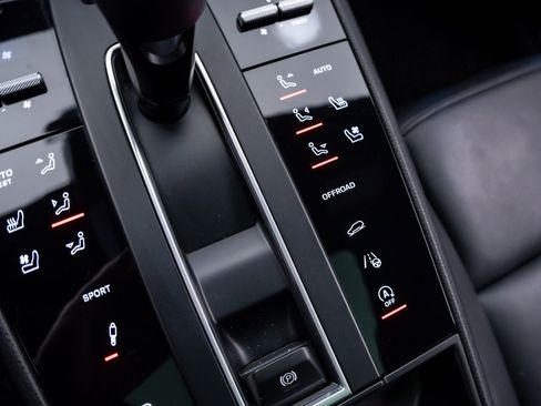 Certified 2023 Porsche Macan S image 20