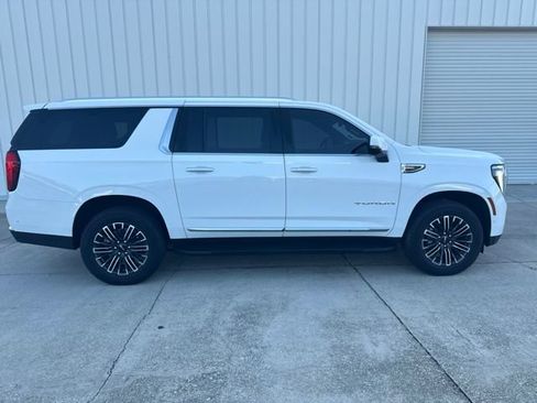 Used 2025 GMC Yukon XL Elevation RWD image 6