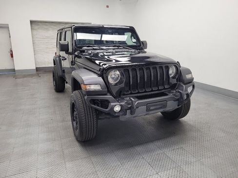 Used 2018 Jeep Wrangler Unlimited Sport S AWD/4WD image 13