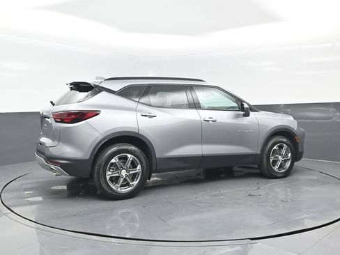 Used 2023 Chevrolet Blazer LT w/ Convenience Package AWD/4WD image 3