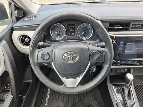 Used 2018 Toyota Corolla LE FWD image 21