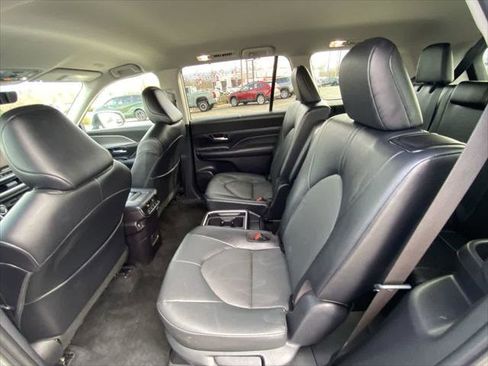 Certified 2025 Toyota Grand Highlander XLE image 21