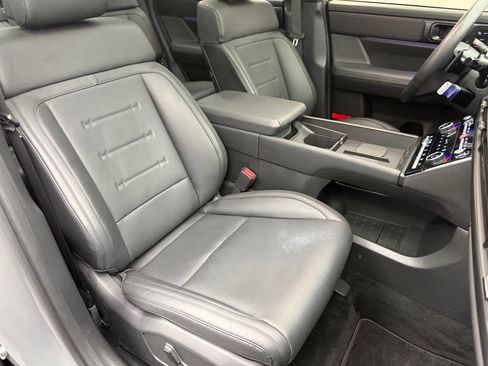 Used 2025 Hyundai Santa Fe Calligraphy w/ Tow & Go Package AWD/4WD image 39
